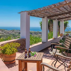 spectacular-villa-with-dreamlike-views.es-andalucia.com/